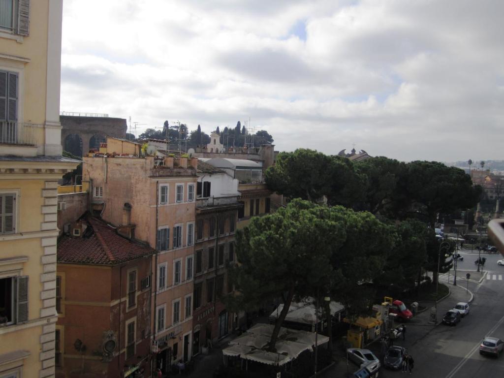 2 Passi Al Colosseo 2*