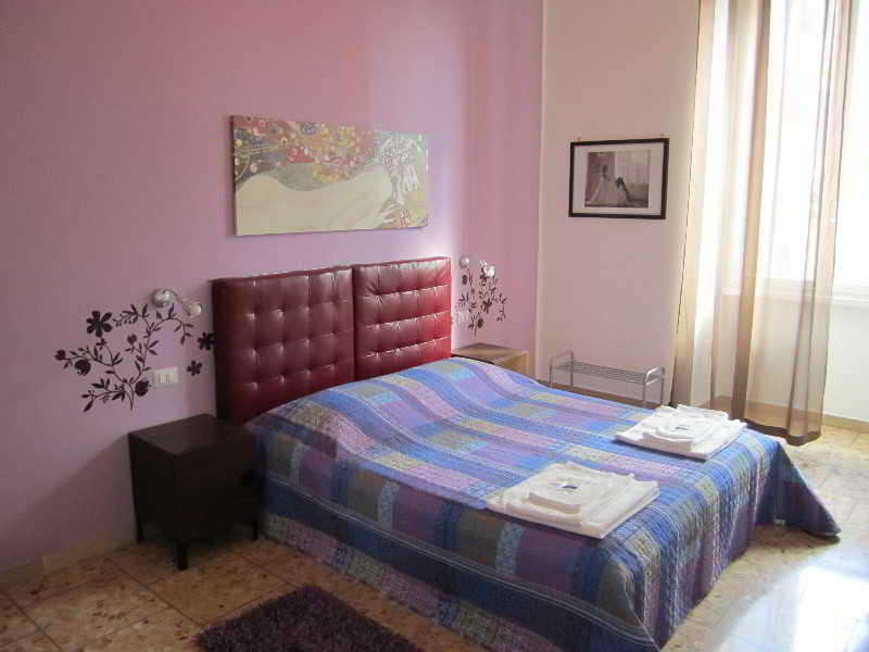 Bed & Breakfast 2 Passi Al Colosseo 2*